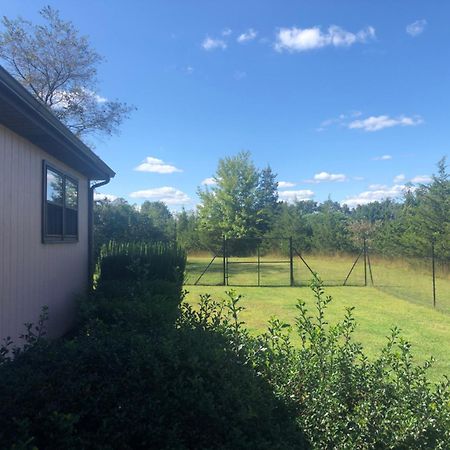 Fenced Yard Chalets From Good Dog Vacations At Big Valley Resort Sciota Luaran gambar