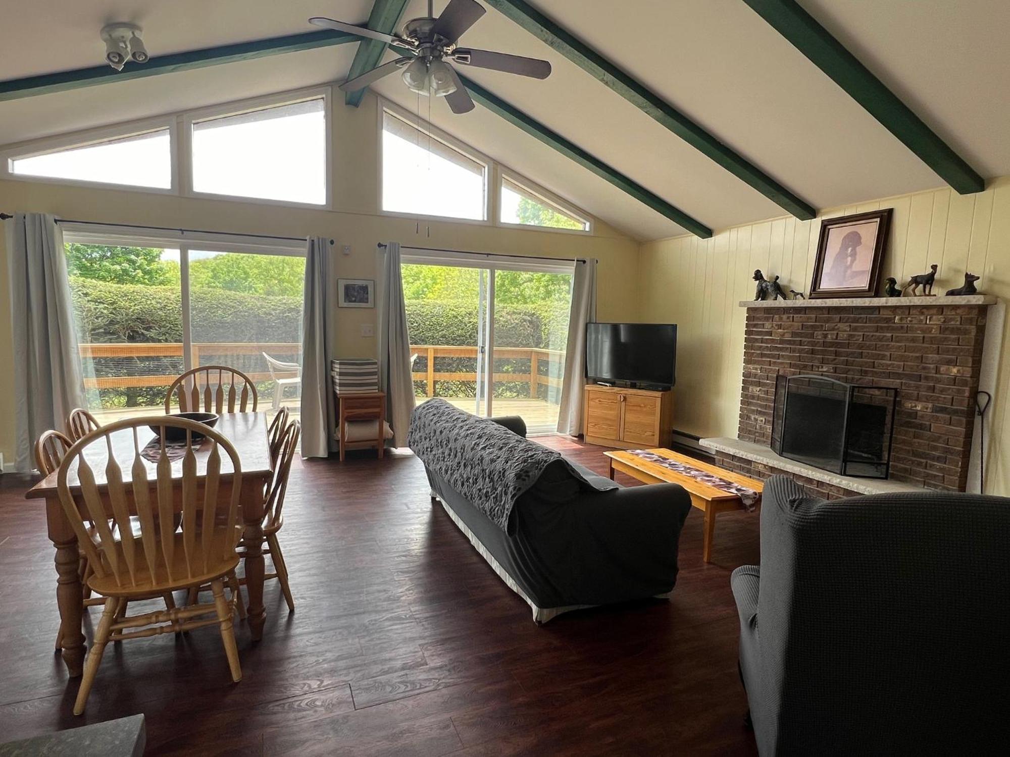 Fenced Yard Chalets From Good Dog Vacations At Big Valley Resort Sciota Luaran gambar