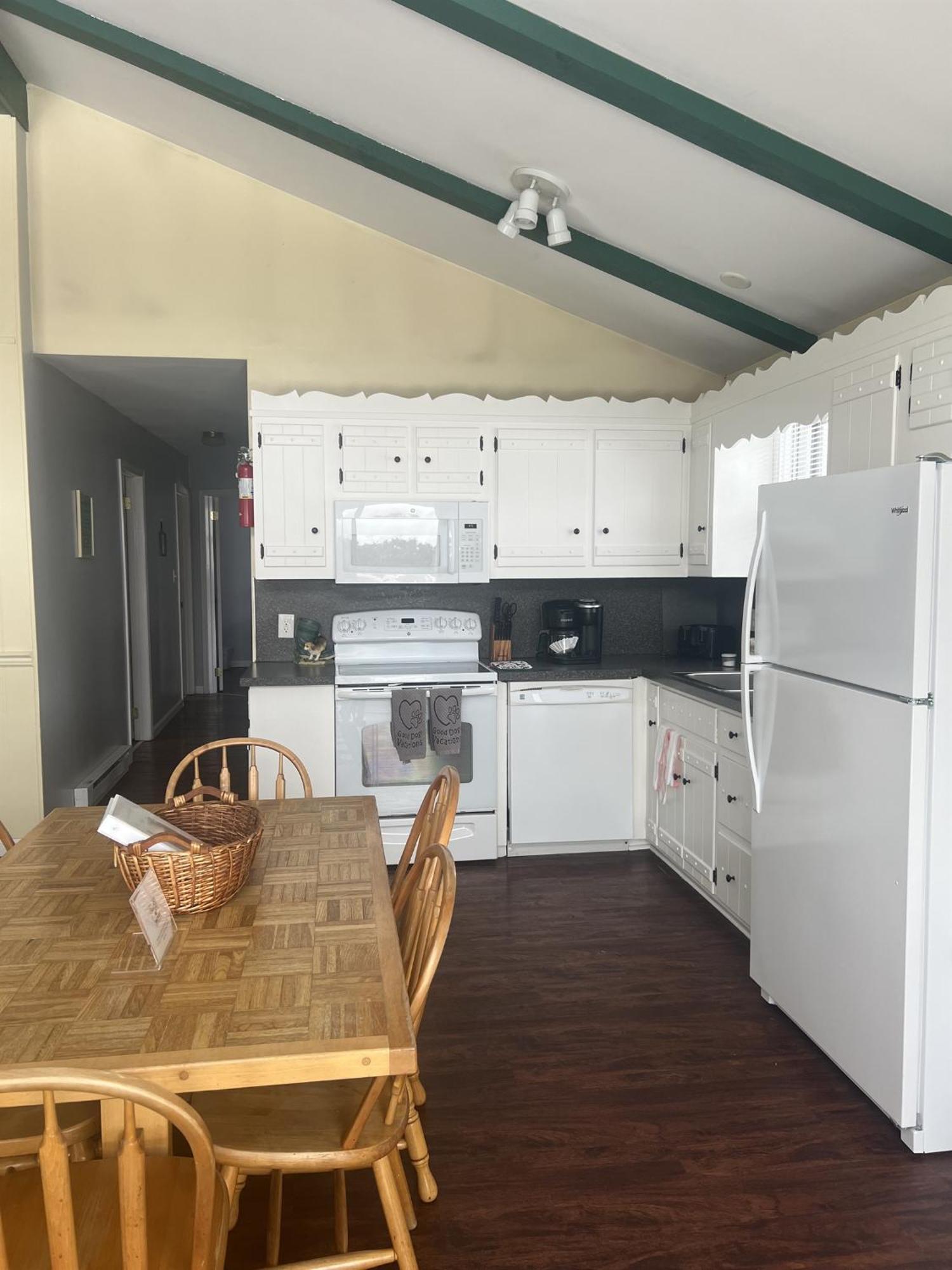Fenced Yard Chalets From Good Dog Vacations At Big Valley Resort Sciota Luaran gambar
