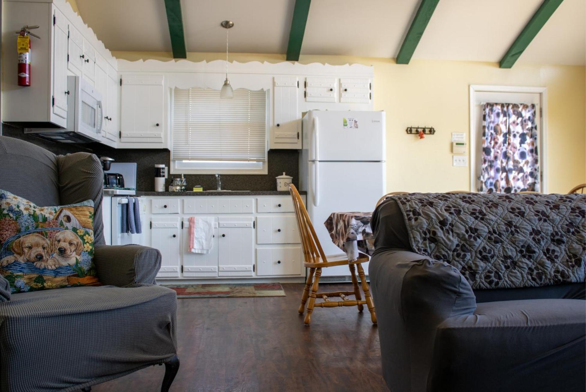 Fenced Yard Chalets From Good Dog Vacations At Big Valley Resort Sciota Luaran gambar