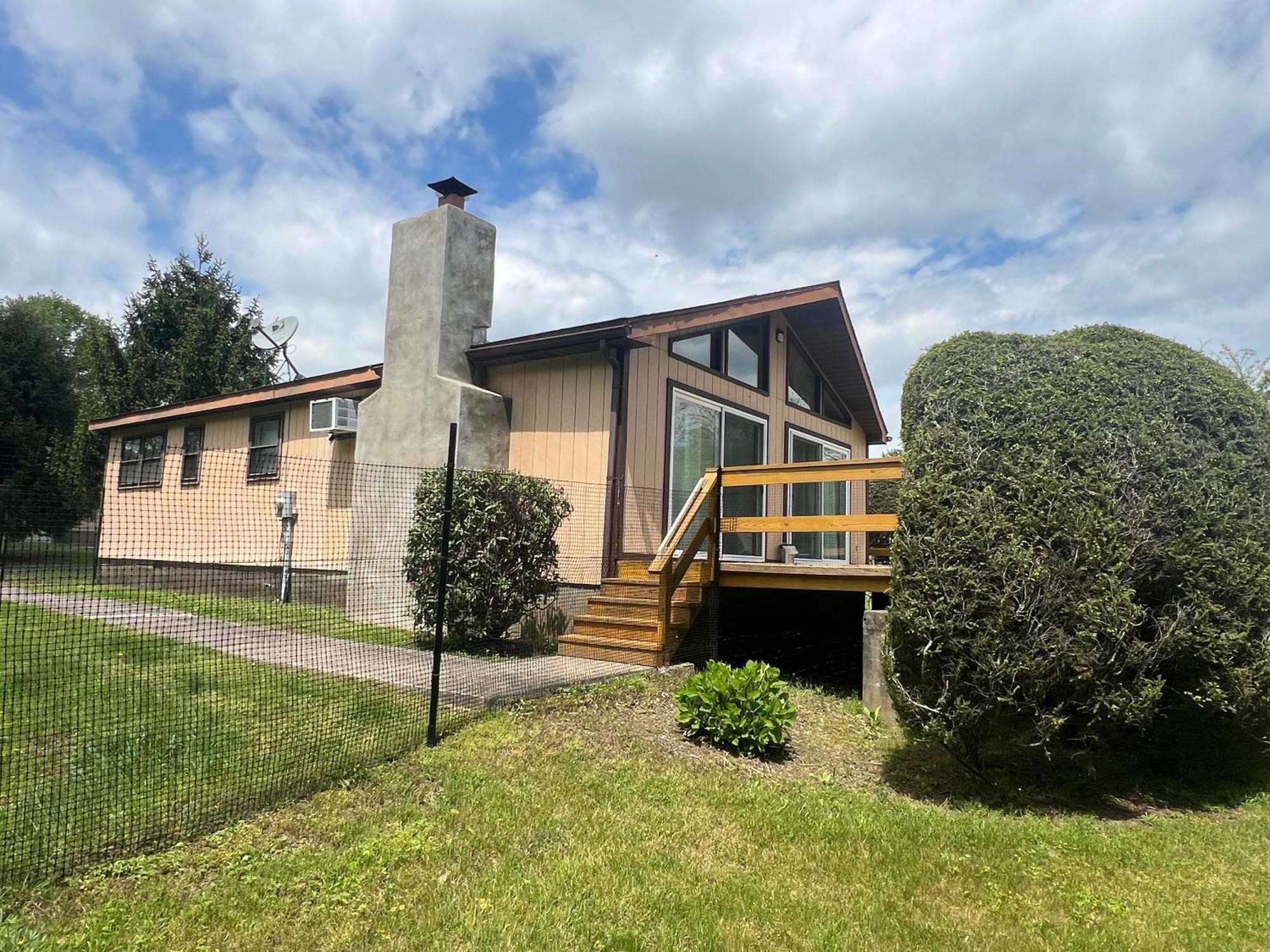 Fenced Yard Chalets From Good Dog Vacations At Big Valley Resort Sciota Luaran gambar